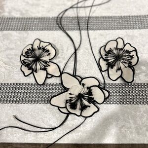 Flower earrings and necklace